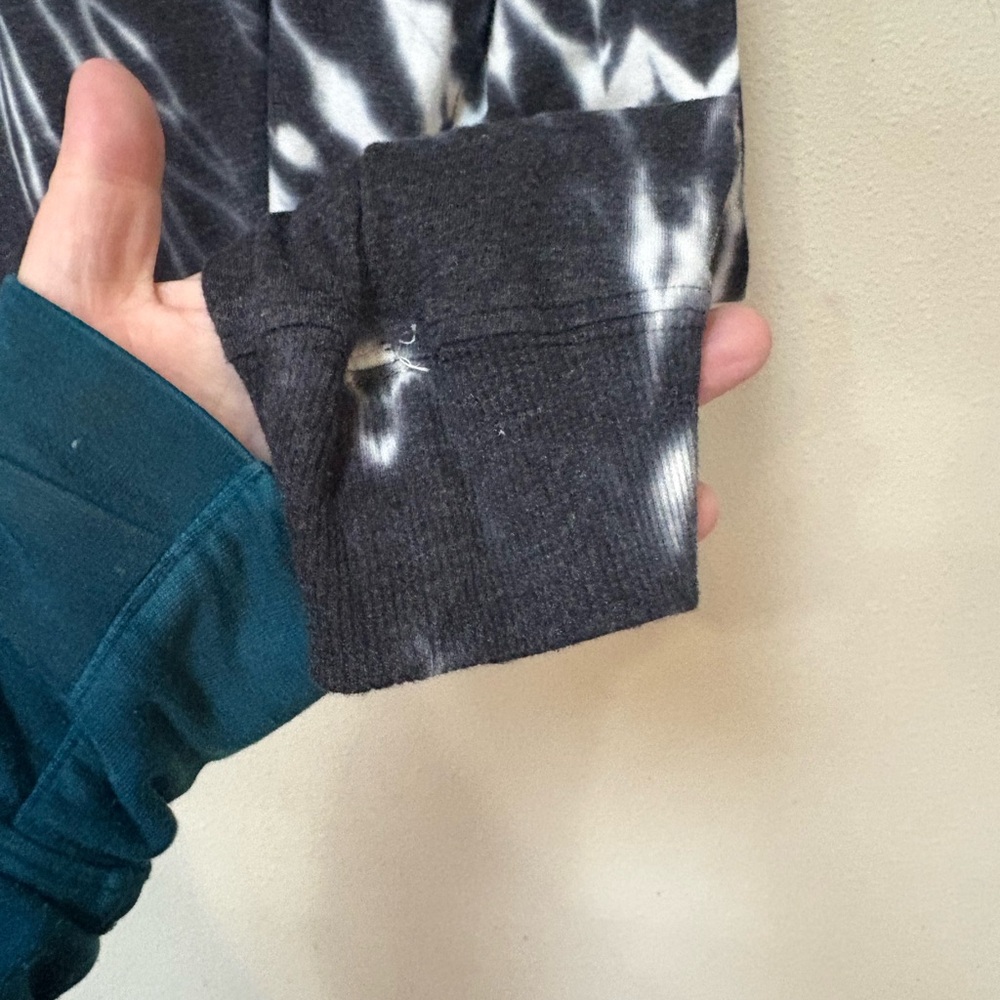 No Boundaries Black and White Tie-Dye Long Sleeve Graphic Tee - Picture 4 of 7
